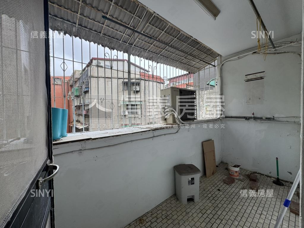 近捷運公園旁方正３房房屋室內格局與周邊環境