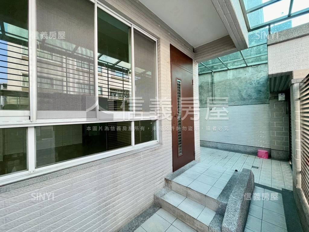 頂新特區．面寬車庫透天房屋室內格局與周邊環境