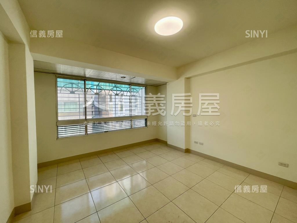 頂新特區．面寬車庫透天房屋室內格局與周邊環境