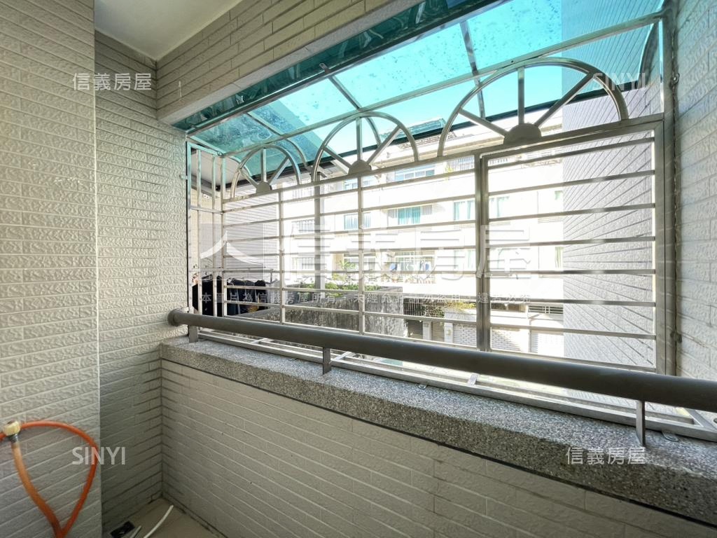 頂新特區．面寬車庫透天房屋室內格局與周邊環境