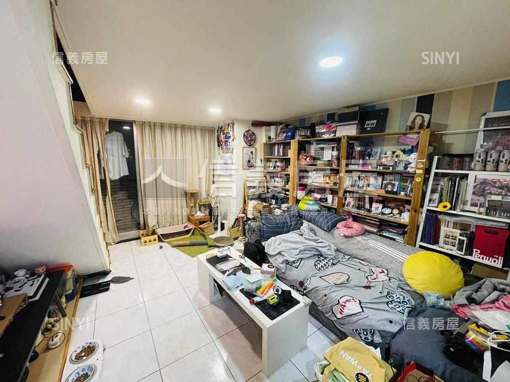 近府中捷運★站前凱悅挑高房屋室內格局與周邊環境