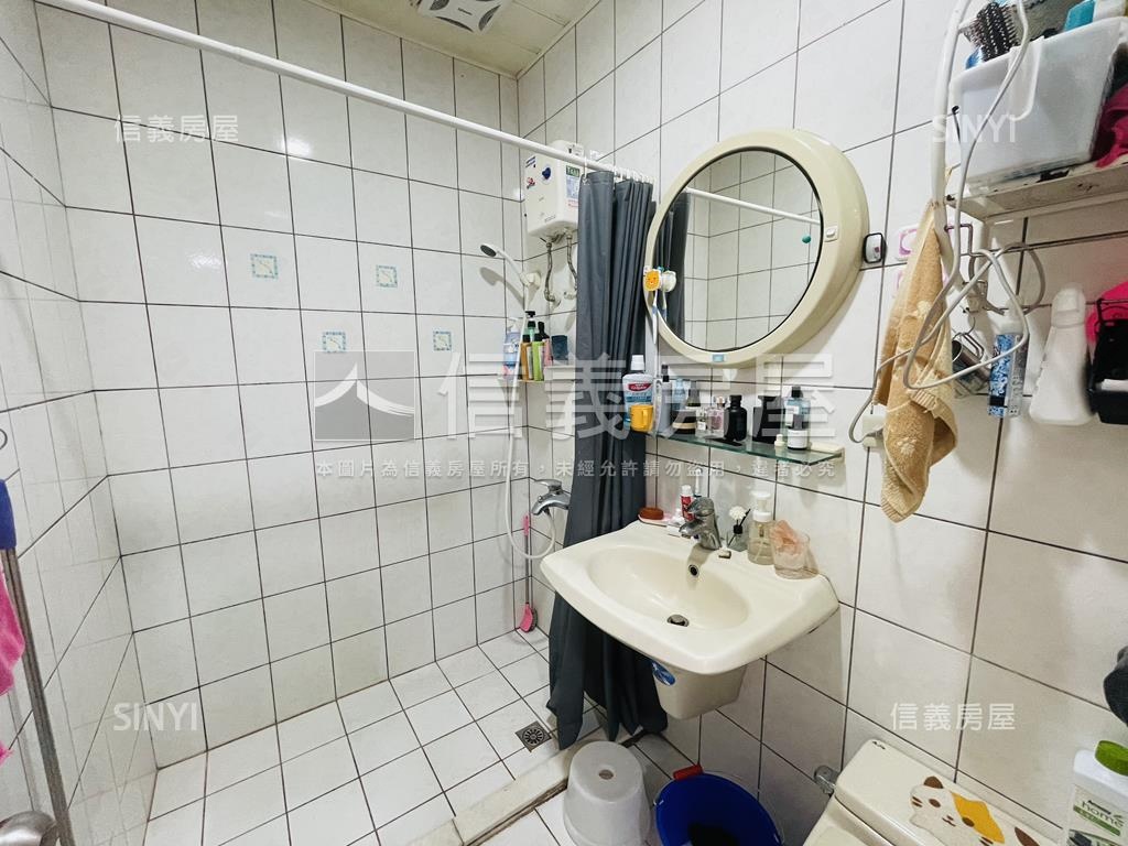 近府中捷運★站前凱悅挑高房屋室內格局與周邊環境