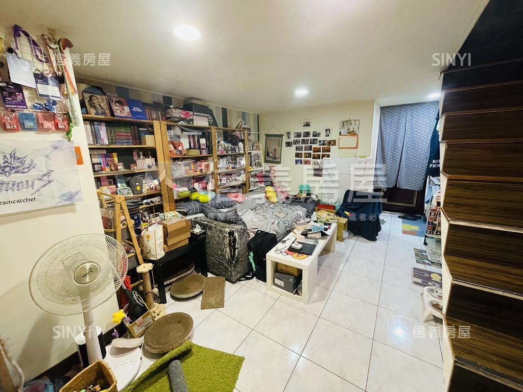 近府中捷運★站前凱悅挑高房屋室內格局與周邊環境
