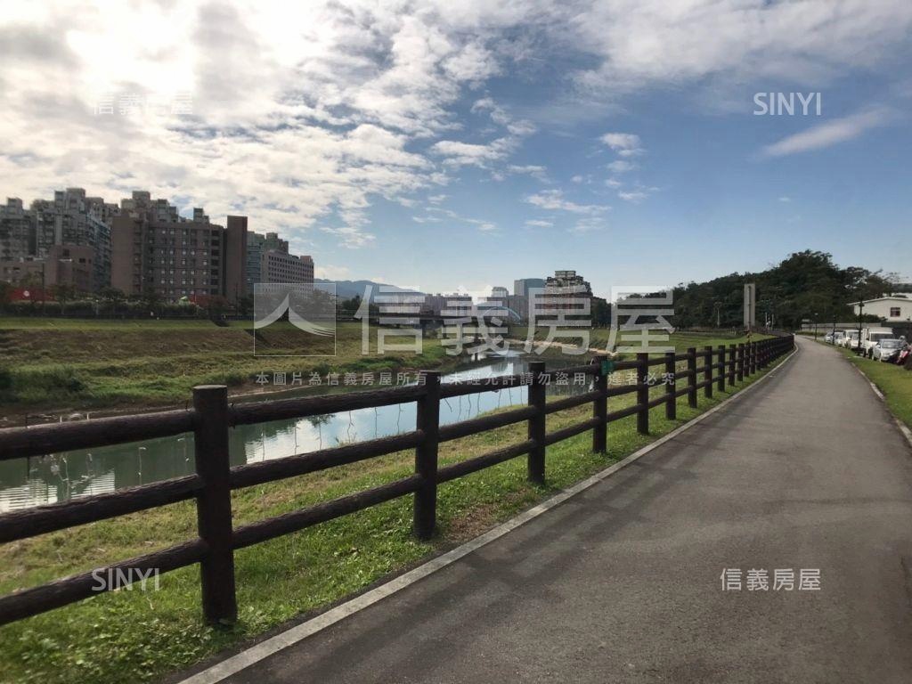靜園稀有邊間方正兩房車位房屋室內格局與周邊環境