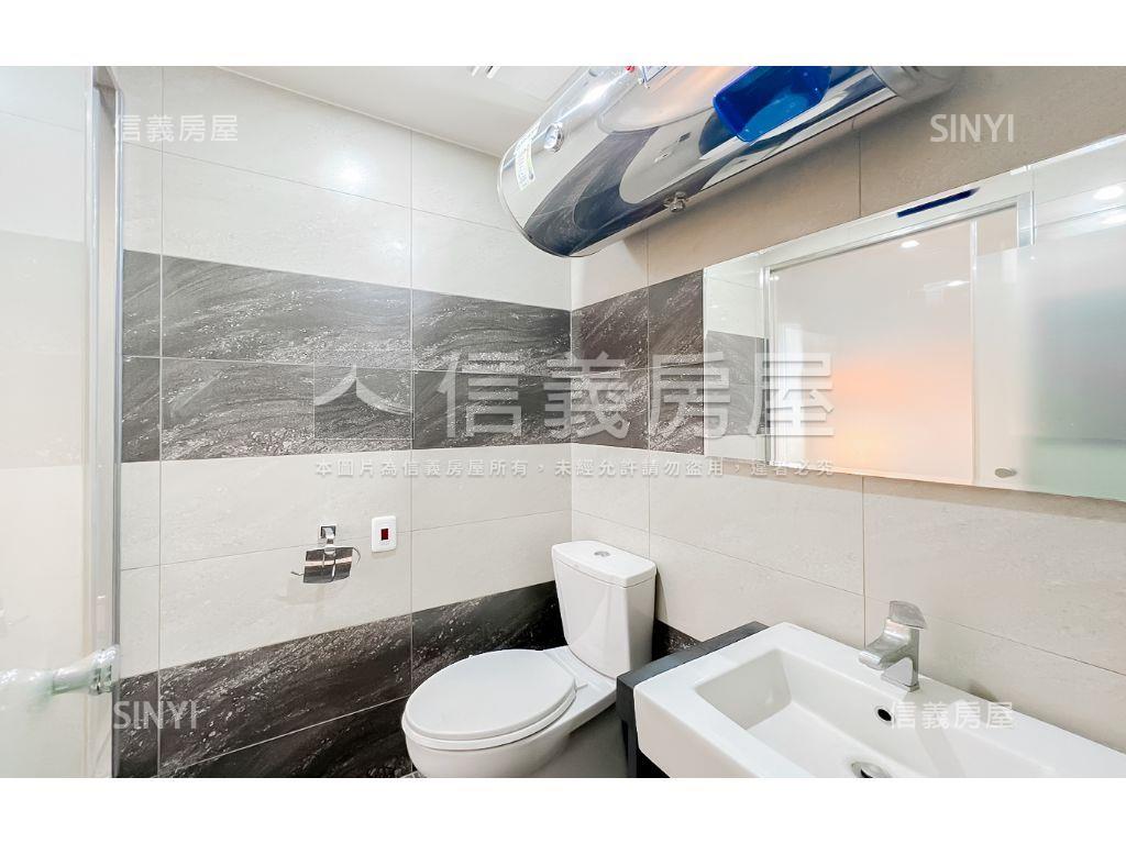 十二期３房３衛雙平車房屋室內格局與周邊環境