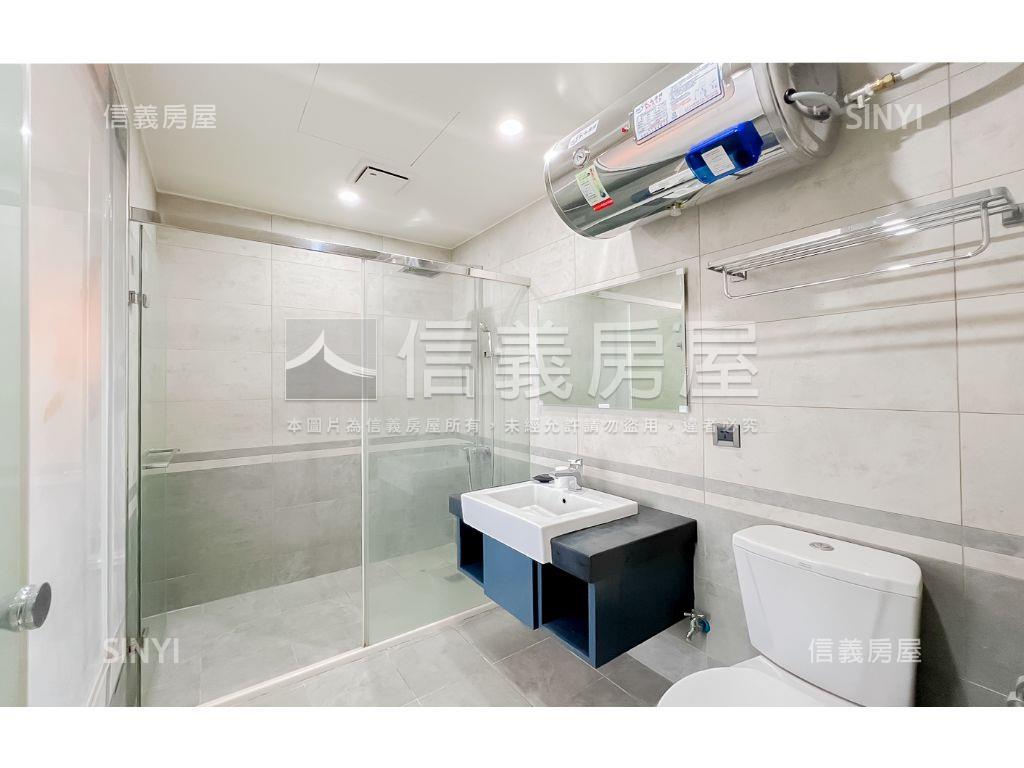 十二期３房３衛雙平車房屋室內格局與周邊環境