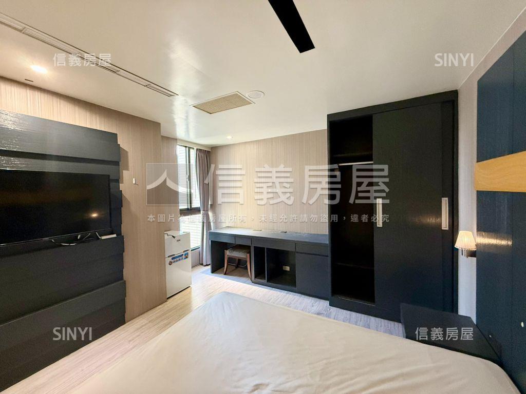 十二期３房３衛雙平車房屋室內格局與周邊環境