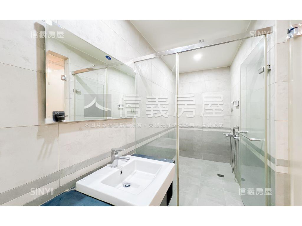 十二期３房３衛雙平車房屋室內格局與周邊環境