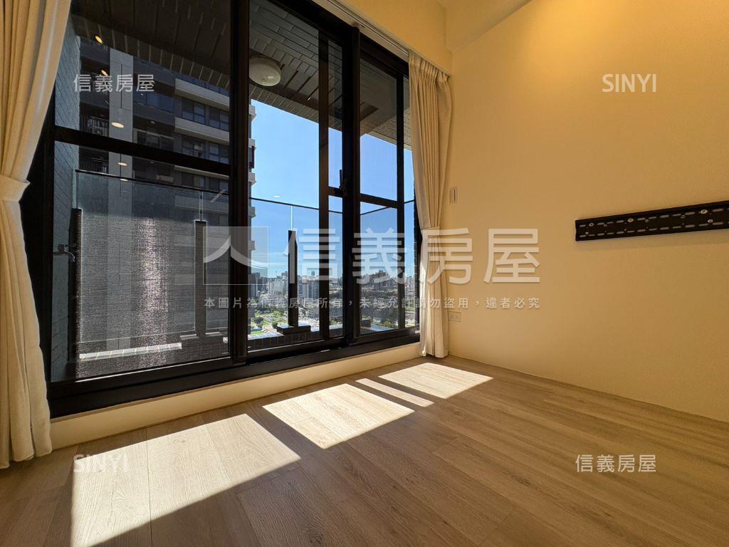 上東城Ｄ棟景觀３房平車房屋室內格局與周邊環境