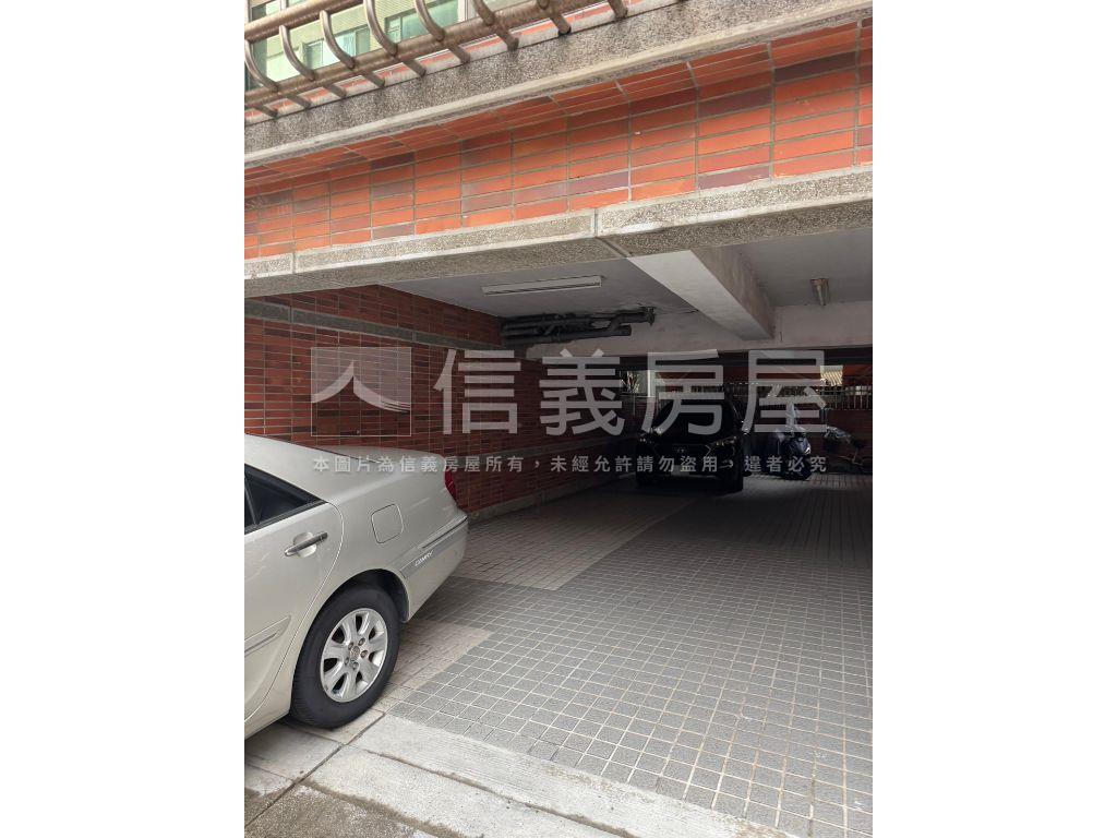 稀有平車精緻美宅房屋室內格局與周邊環境