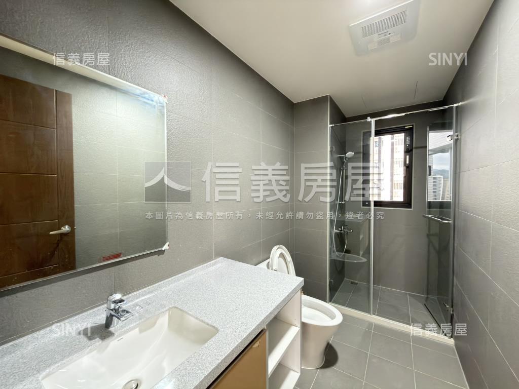 河景頂峰。雙主臥露臺大戶房屋室內格局與周邊環境