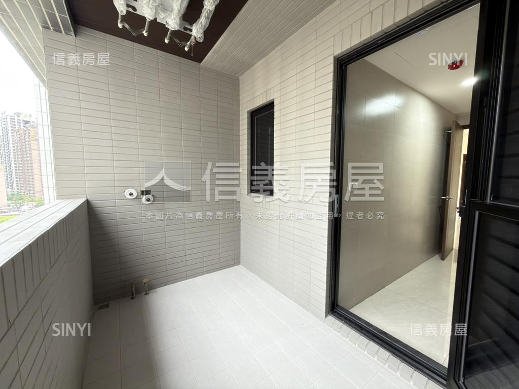河景頂峰。雙主臥露臺大戶房屋室內格局與周邊環境