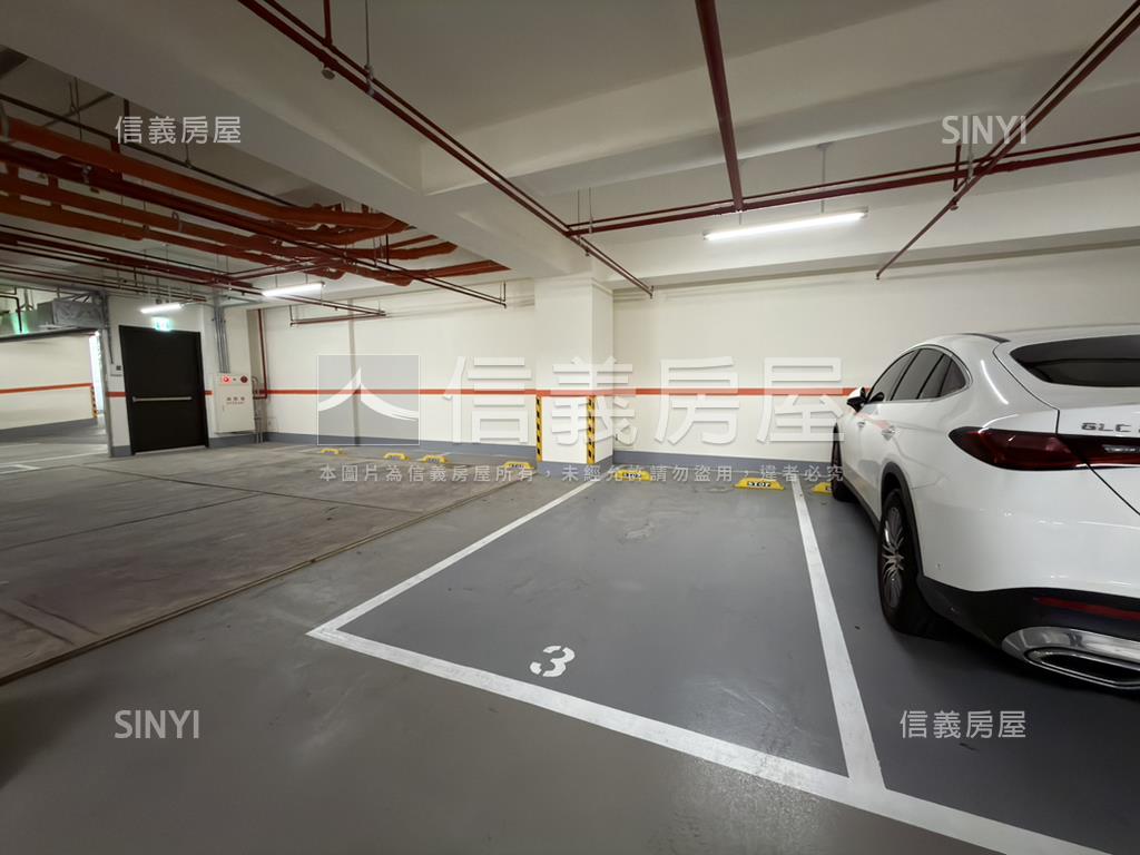 河景頂峰。雙主臥露臺大戶房屋室內格局與周邊環境