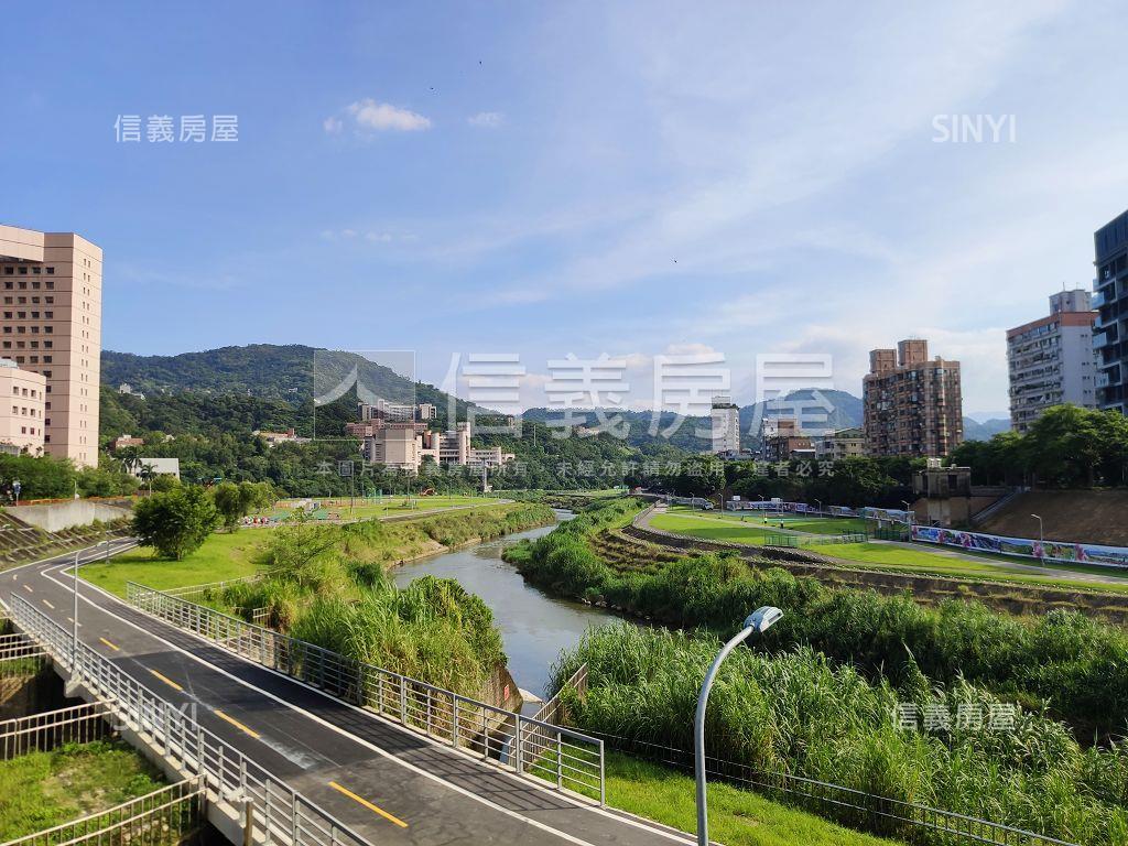河景頂峰。雙主臥露臺大戶房屋室內格局與周邊環境