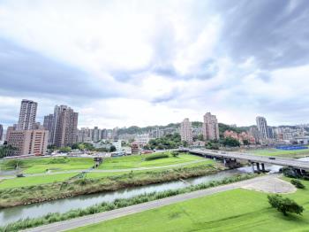 河景頂峰。雙主臥露臺大戶