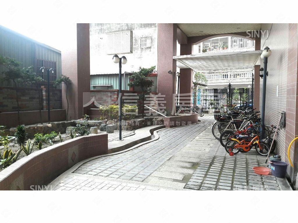 巨蛋新市民·平移車位房屋室內格局與周邊環境