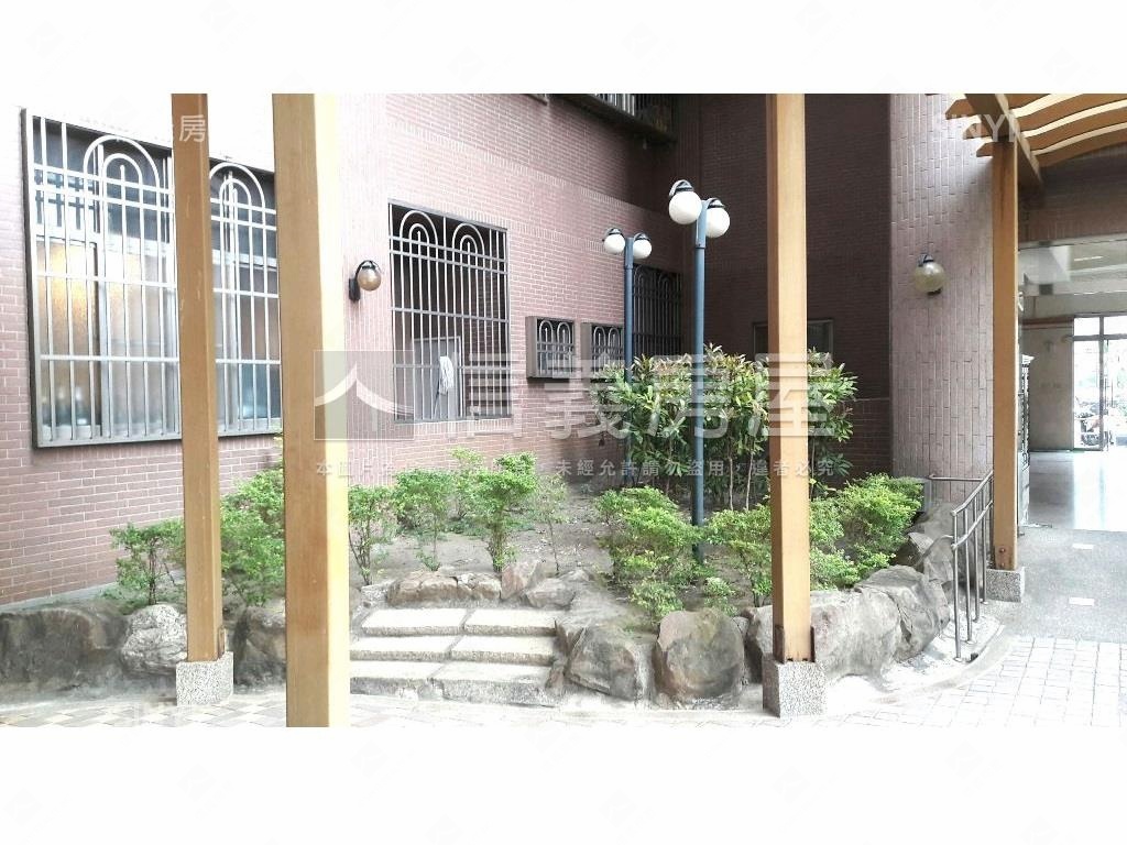巨蛋新市民·平移車位房屋室內格局與周邊環境