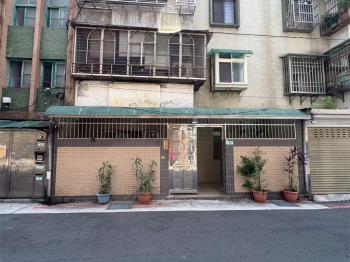 立農街方正精品一樓