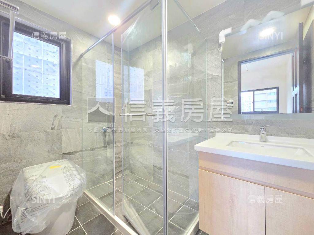 忠孝苑夕陽美景配Ｂ１車位房屋室內格局與周邊環境