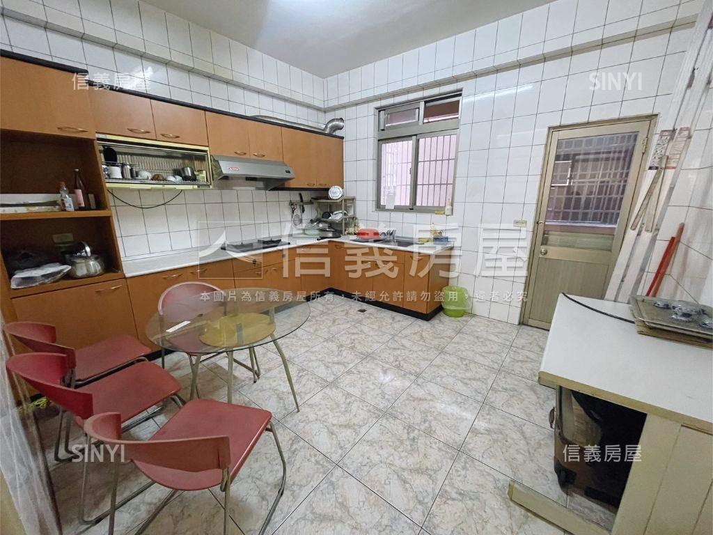 南區穩定收租透店房屋室內格局與周邊環境