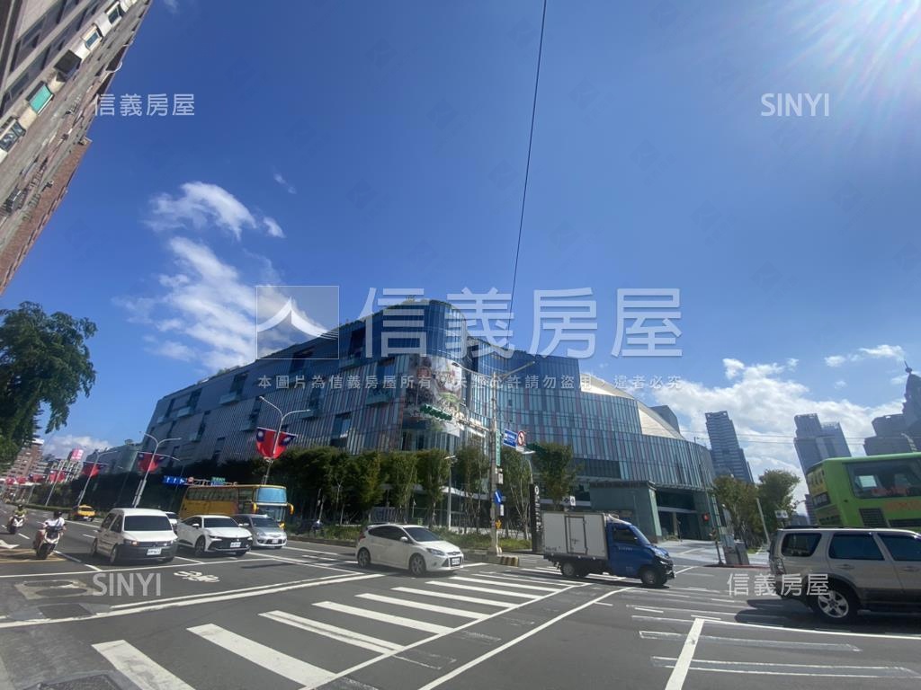 大巨蛋璀璨金店面房屋室內格局與周邊環境