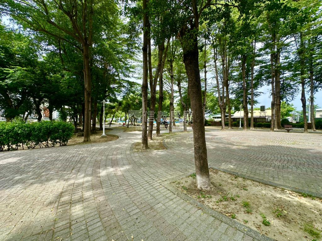 南區臨公園土地房屋室內格局與周邊環境