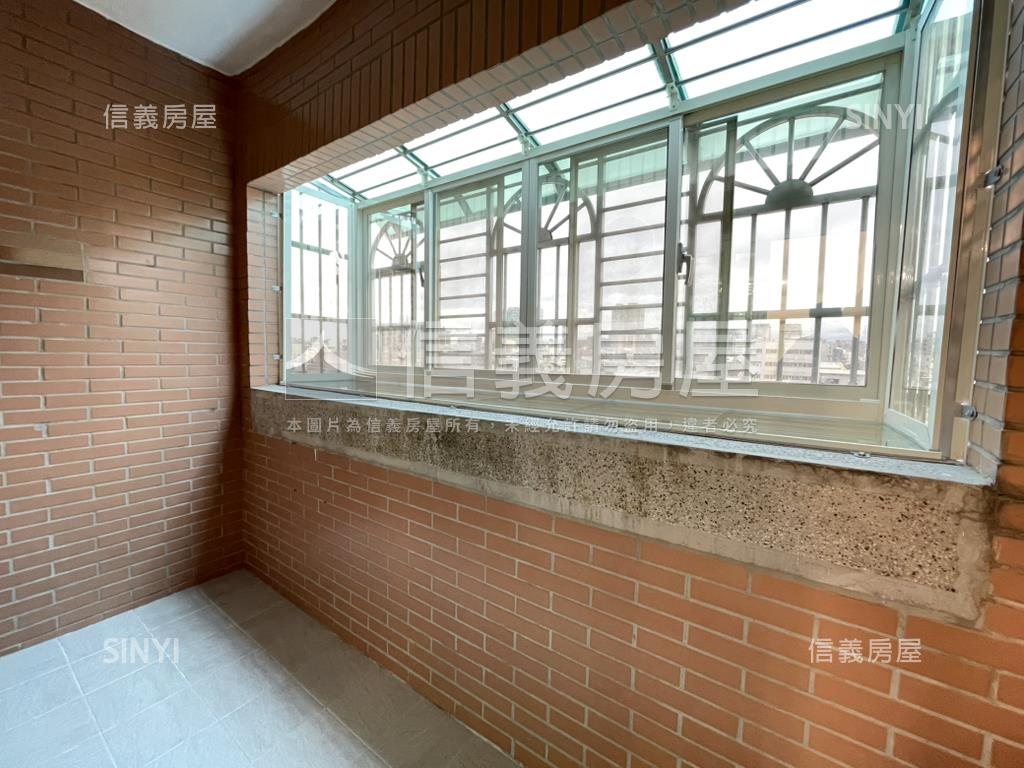 空三Ｃ區漂亮採光三房房屋室內格局與周邊環境