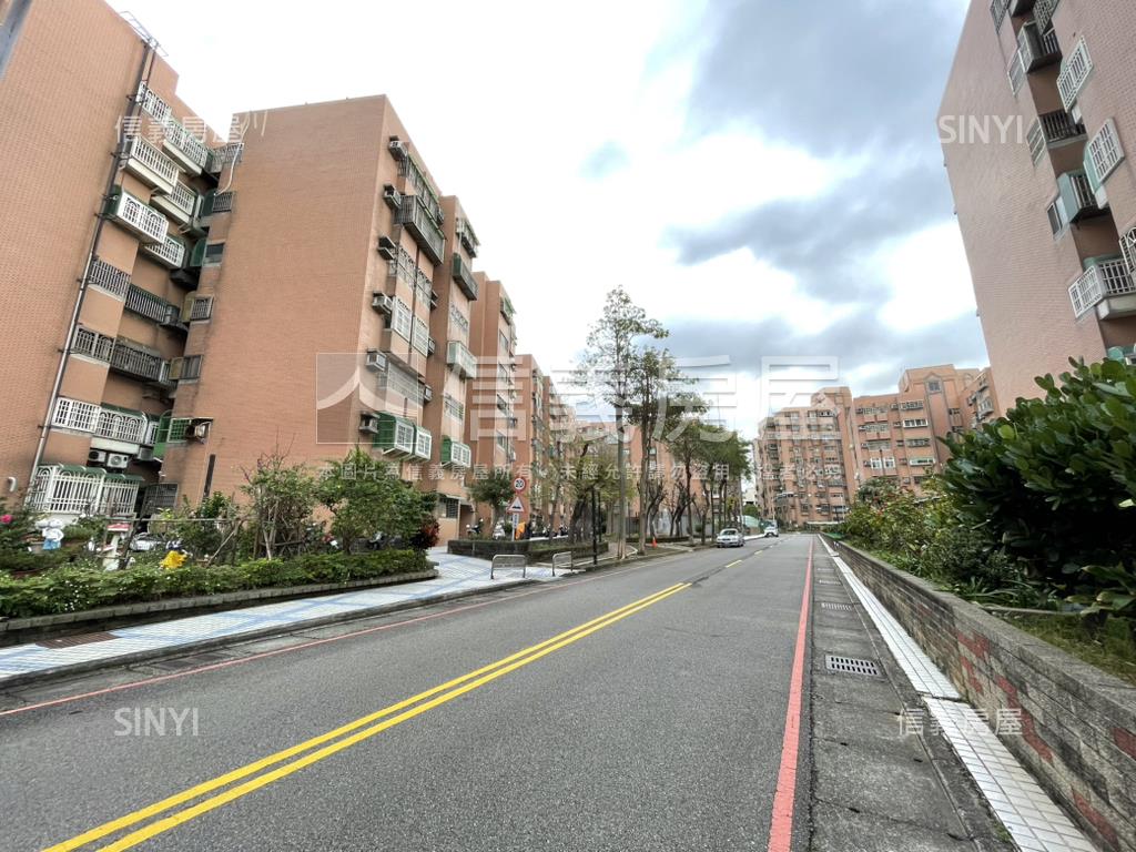 空三Ｃ區漂亮採光三房房屋室內格局與周邊環境