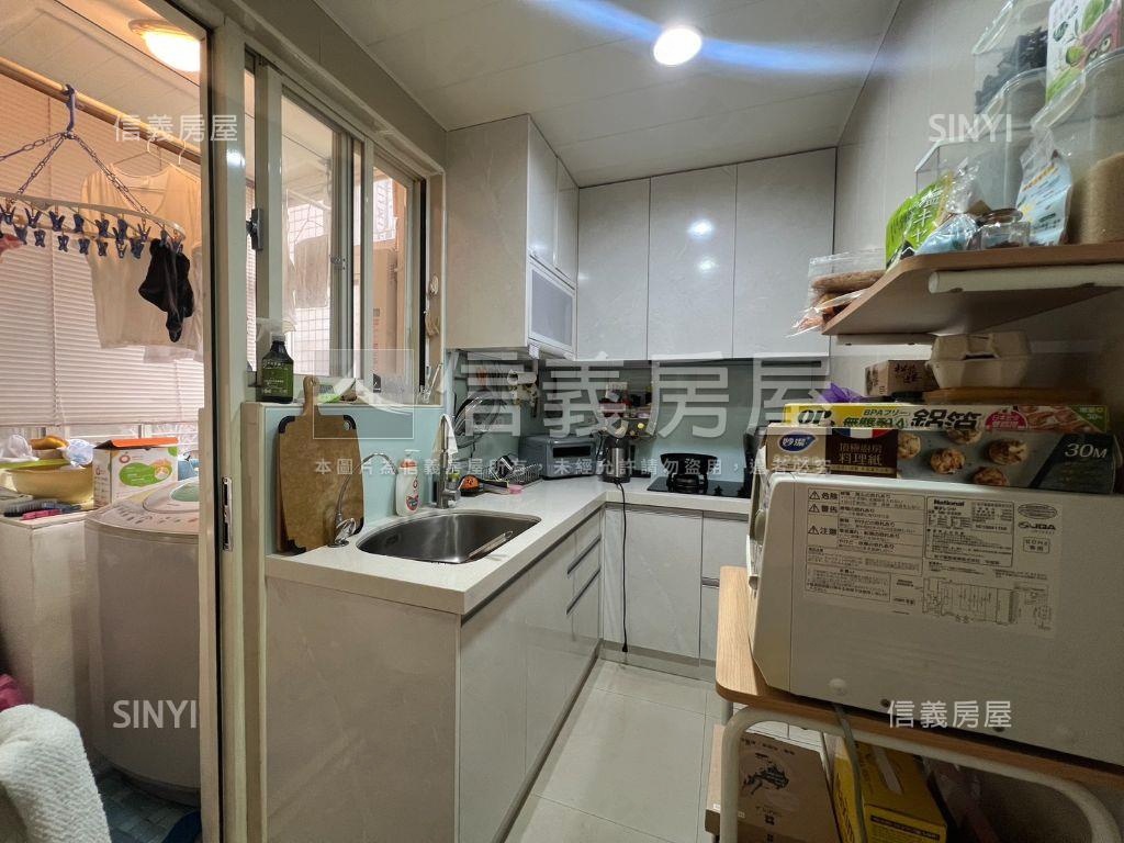 專任橫科路採光佳裝潢美寓房屋室內格局與周邊環境
