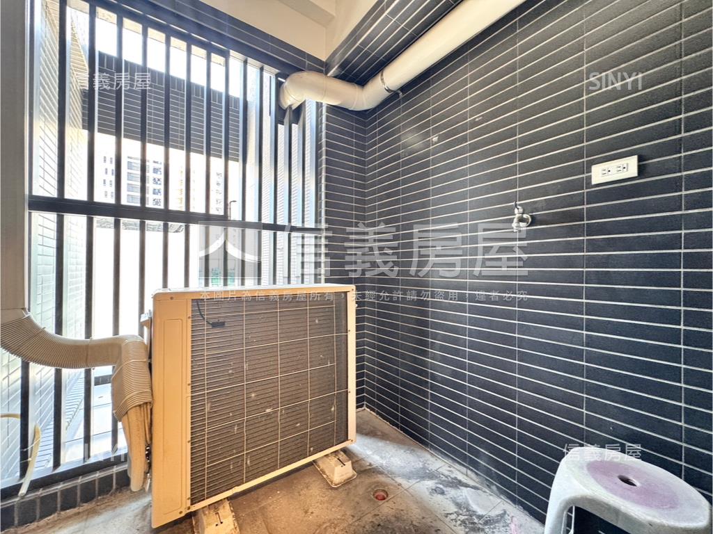 巨蛋輕屋齡大兩房平車房屋室內格局與周邊環境