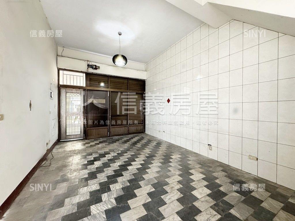 低總價邊間角窗首購屋房屋室內格局與周邊環境