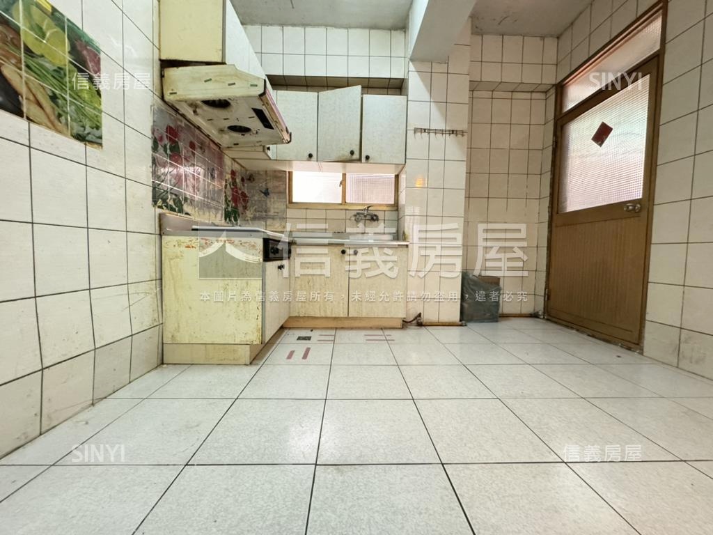 【專任龍鳳京城】方正三房房屋室內格局與周邊環境