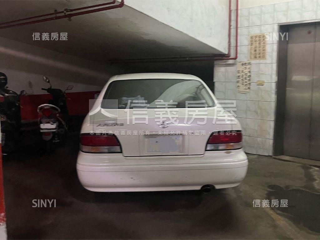 雙商圈大三房平車捷運美宅房屋室內格局與周邊環境