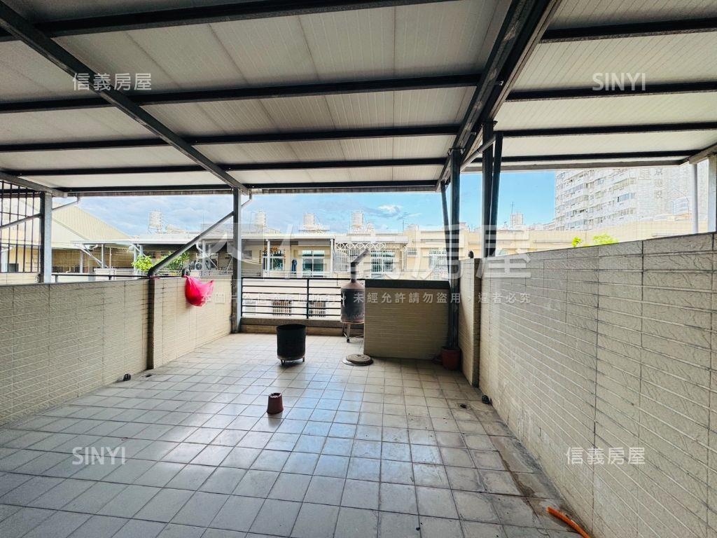 捷運旁岡好有一間樂購透天房屋室內格局與周邊環境