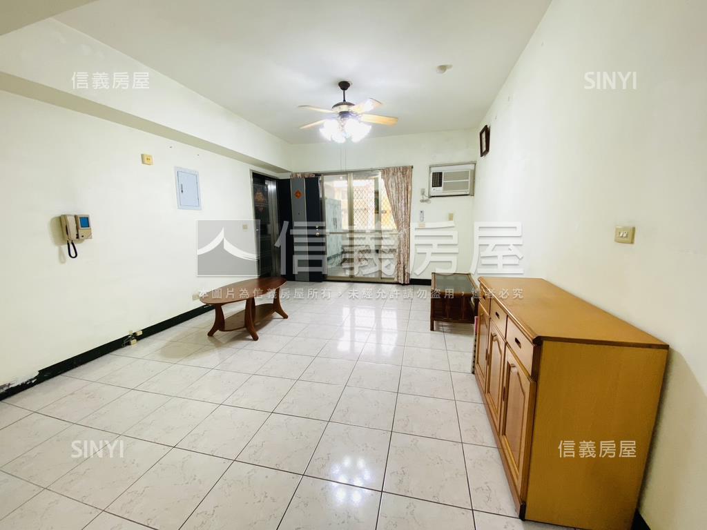 龍貴族標準三房有車位房屋室內格局與周邊環境