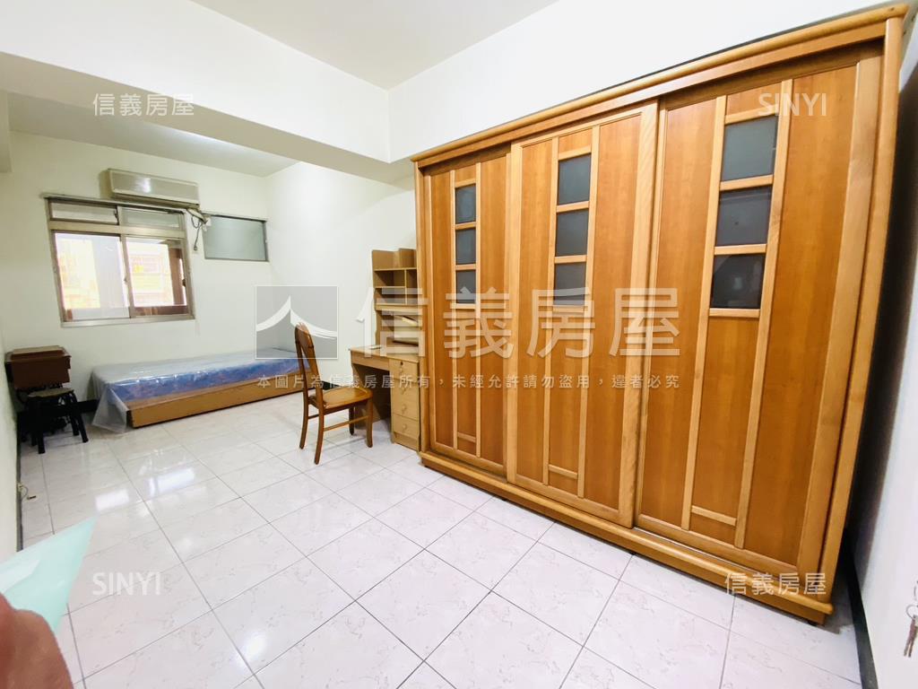 龍貴族標準三房有車位房屋室內格局與周邊環境