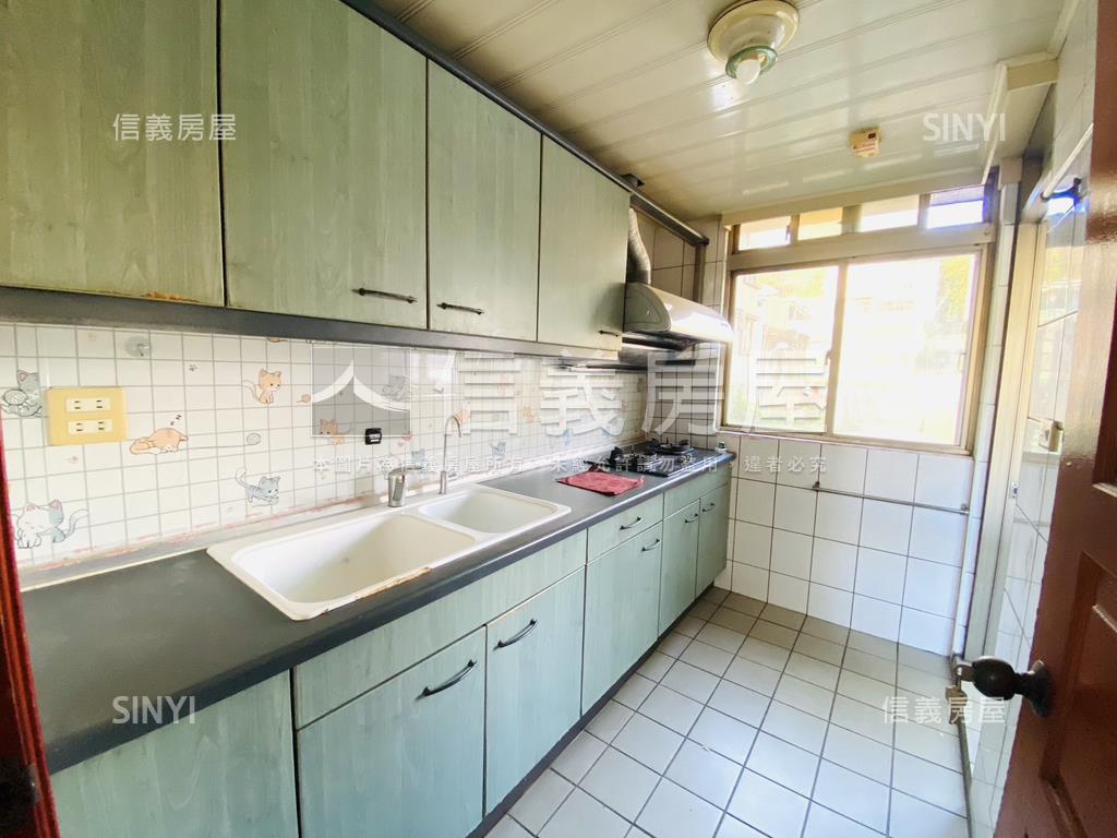 龍貴族標準三房有車位房屋室內格局與周邊環境