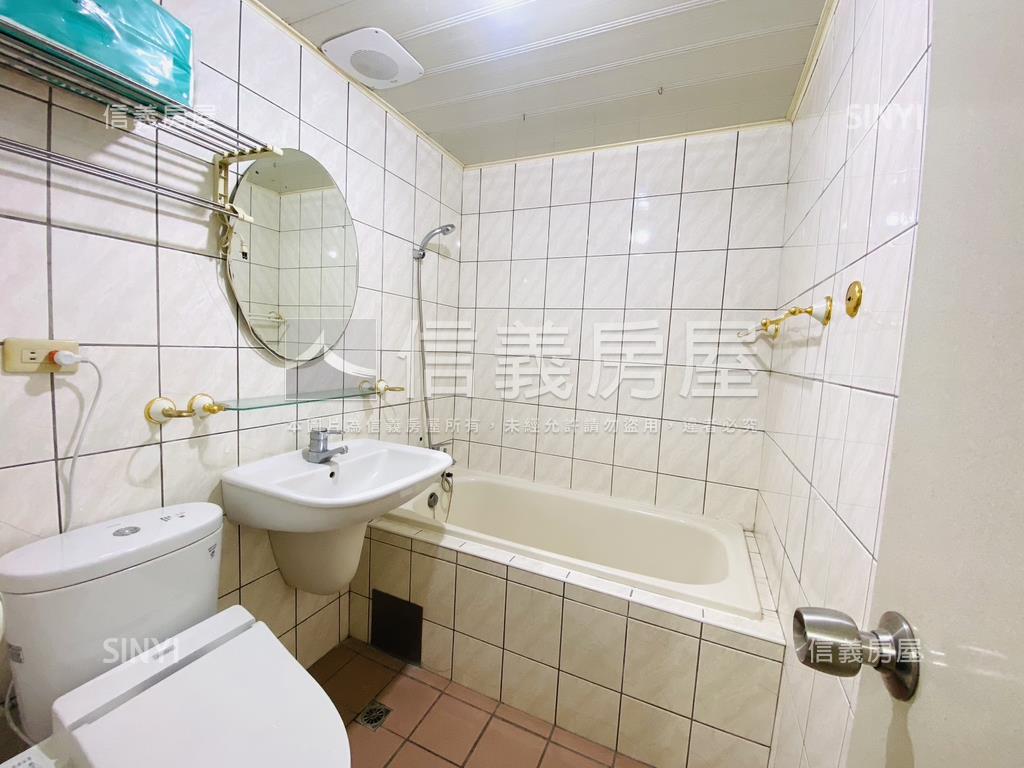 龍貴族標準三房有車位房屋室內格局與周邊環境