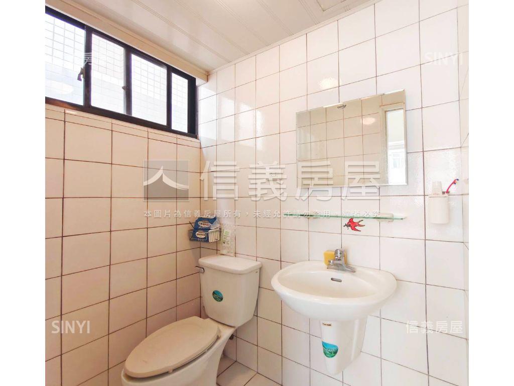 建工商圈面公園四房平車房屋室內格局與周邊環境