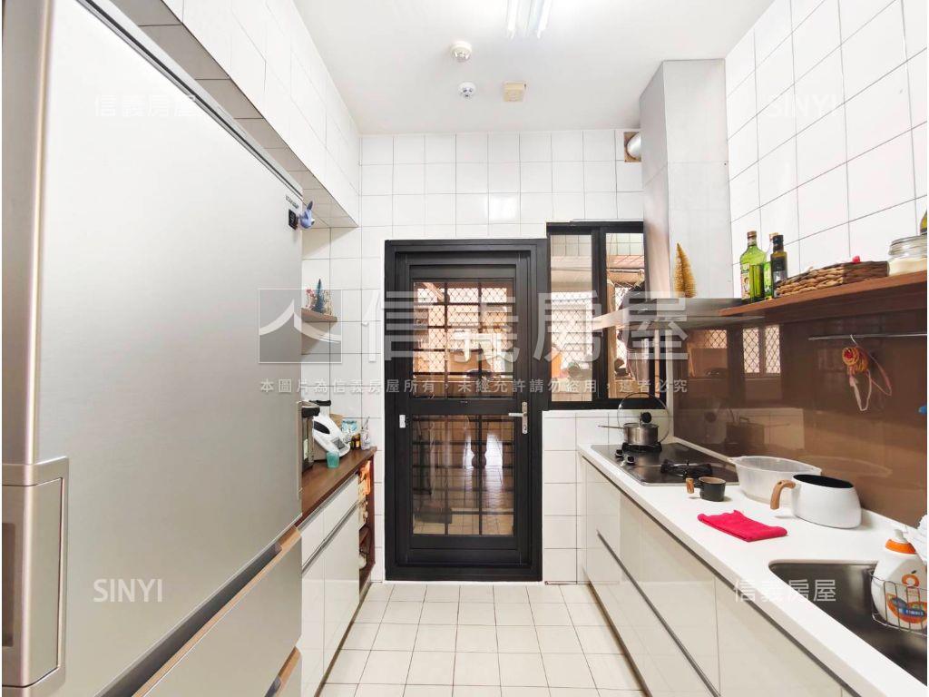 建工商圈面公園四房平車房屋室內格局與周邊環境