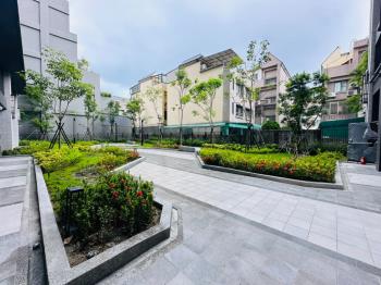 協勝詠心全新交屋兩房平車