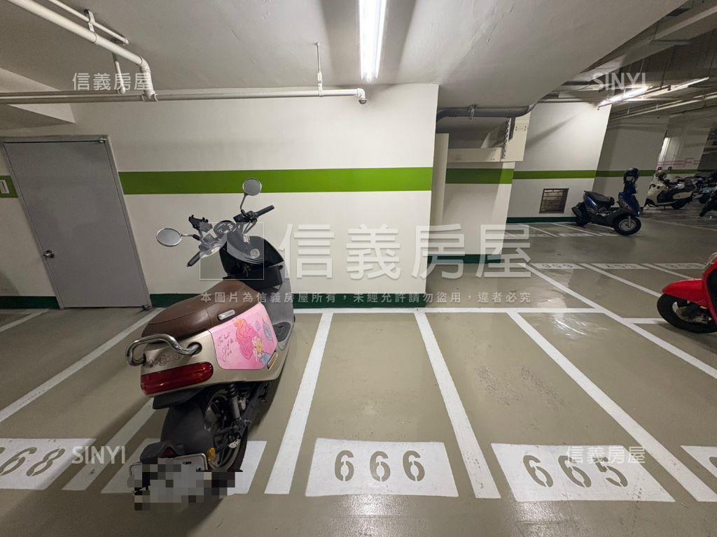 市政輕裝潢可隔兩房有車位房屋室內格局與周邊環境