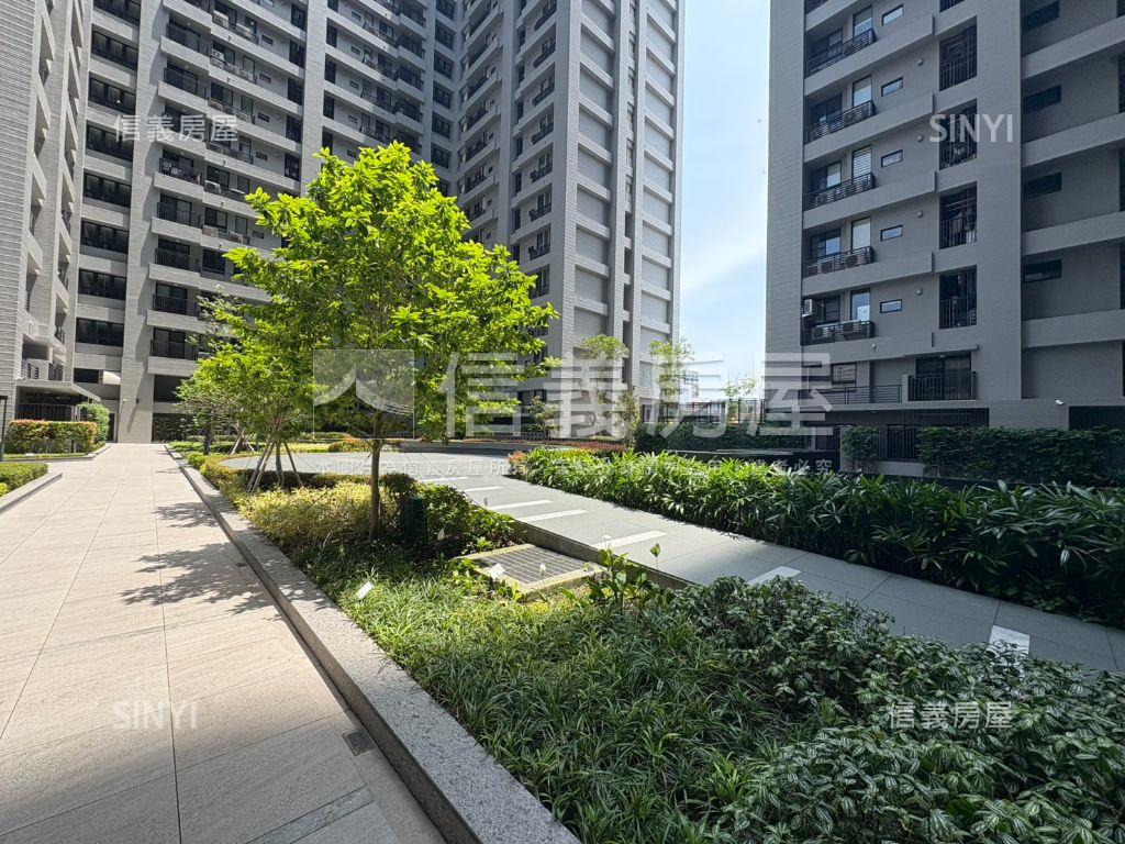 市政輕裝潢可隔兩房有車位房屋室內格局與周邊環境