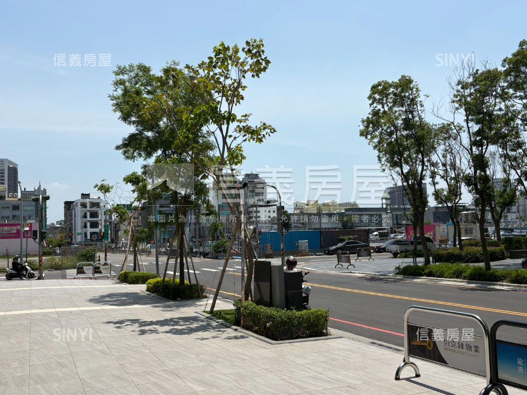 市政輕裝潢可隔兩房有車位房屋室內格局與周邊環境