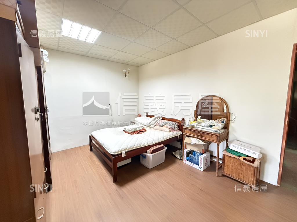 近育賢國中邊間採光透天房屋室內格局與周邊環境
