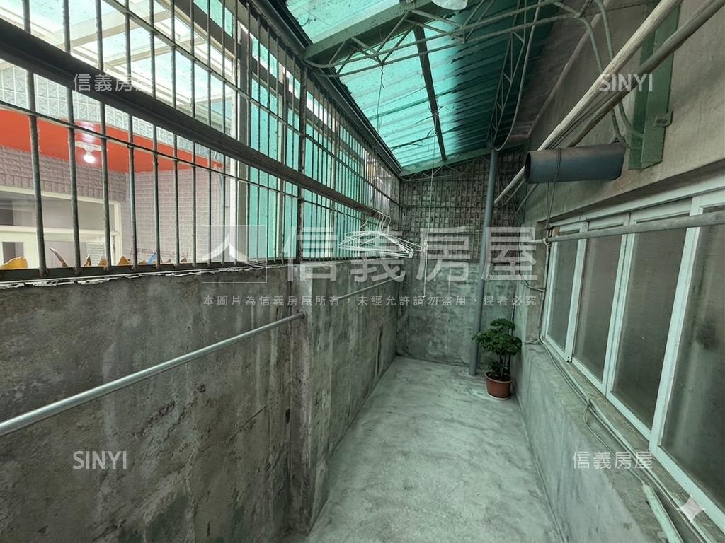 近育賢國中邊間採光透天房屋室內格局與周邊環境