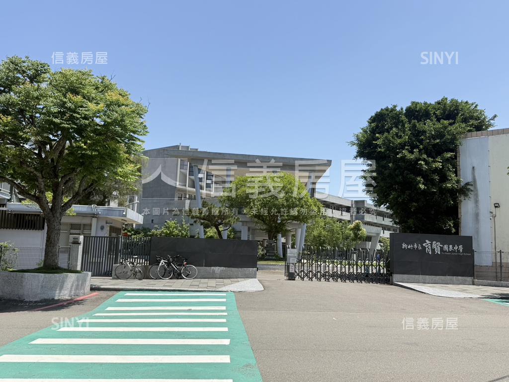 近育賢國中邊間採光透天房屋室內格局與周邊環境