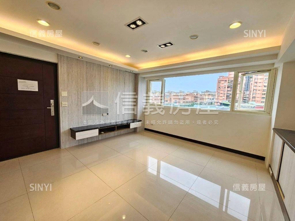 中平稀有電梯頂加大空間房屋室內格局與周邊環境