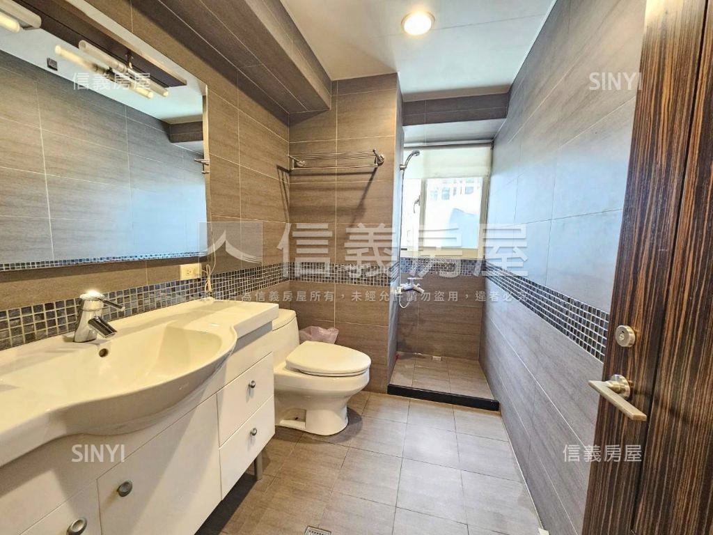 中平稀有電梯頂加大空間房屋室內格局與周邊環境