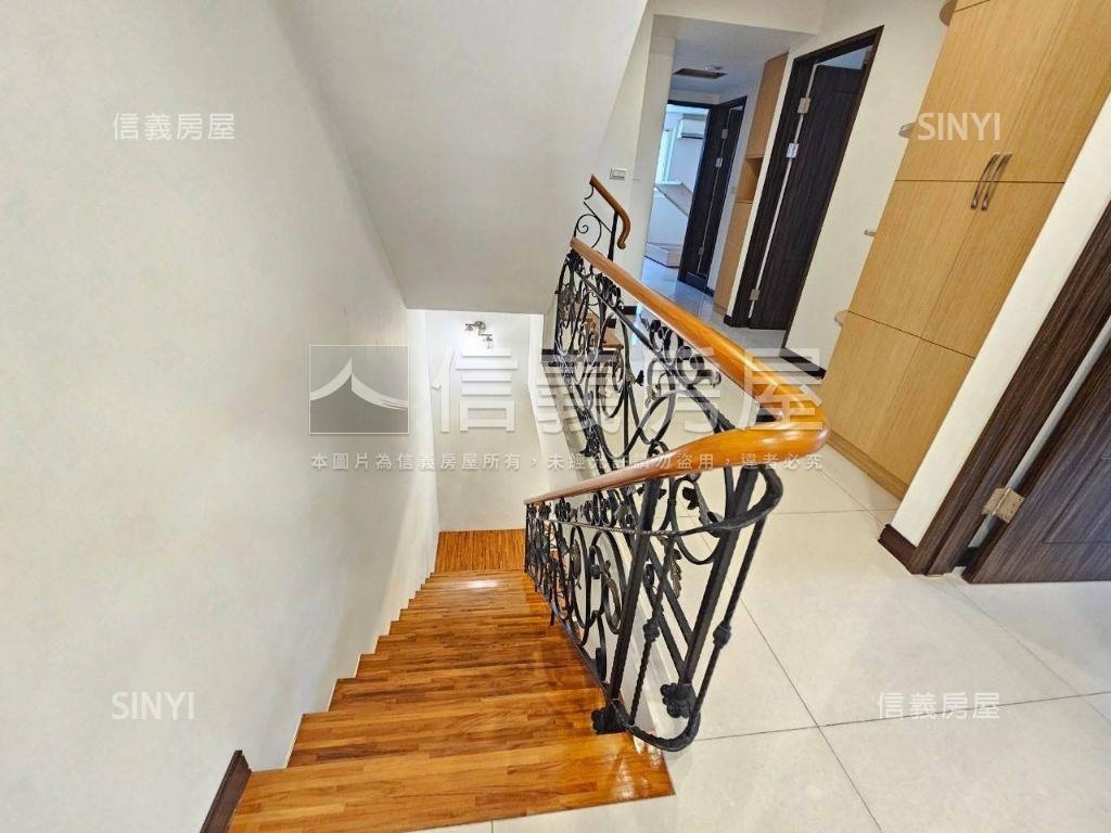 中平稀有電梯頂加大空間房屋室內格局與周邊環境